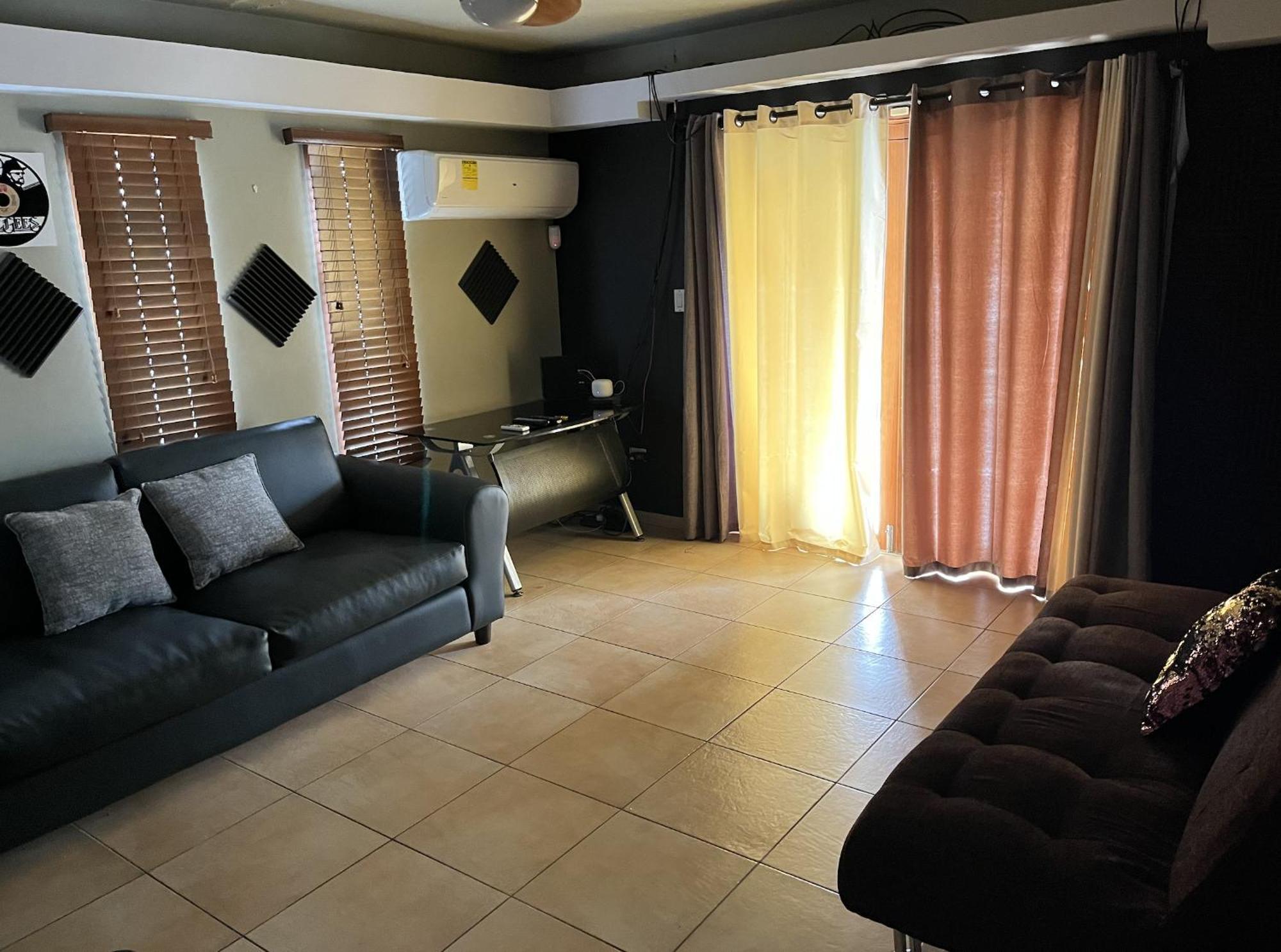 Genesis Apartments Palm Beach Esterno foto